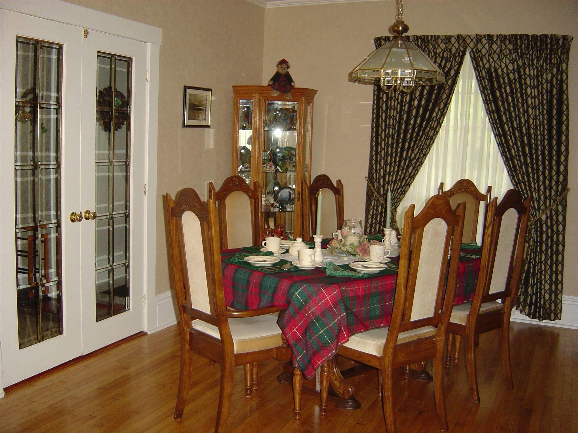 Strathaird Bed And Breakfast Ниагара-Фолс Экстерьер фото